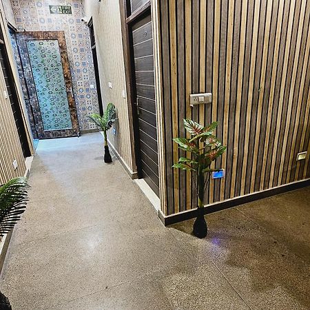 Hotel Tulip Near Delhi Airport Ню Делхи Екстериор снимка