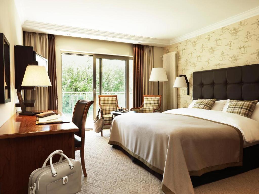 Hotel Tulip Near Delhi Airport Ню Делхи Екстериор снимка