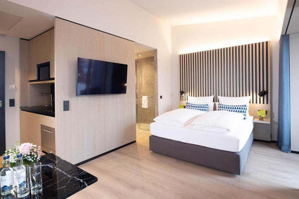 Hotel Tulip Near Delhi Airport Ню Делхи Екстериор снимка